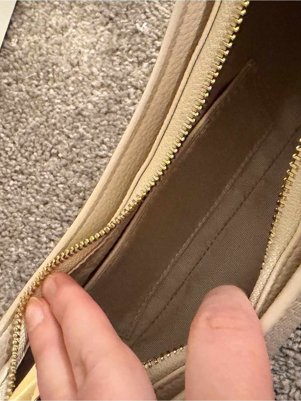 Cream Pebbled Leather Shoulder Bag - Picture 3 of 3